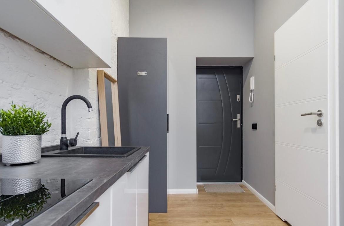 Apartmán Kawalerka W Srodmiesciu 24 Lodž Exteriér fotografie